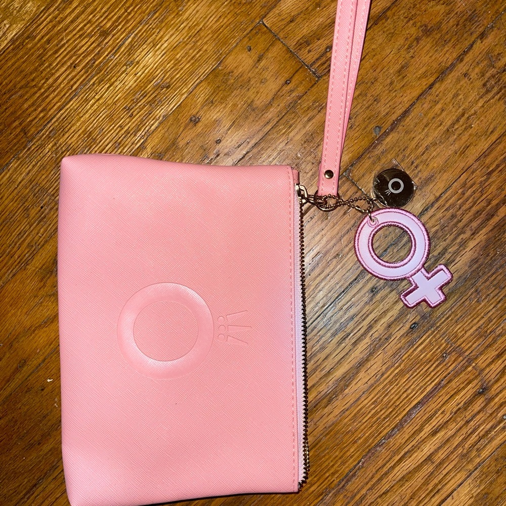 Pandora clutch